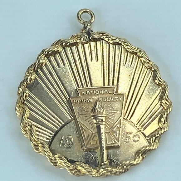 Custom Honor Society 1956 lapel pin on 14K Rope link circle pendant 11.7g JR496